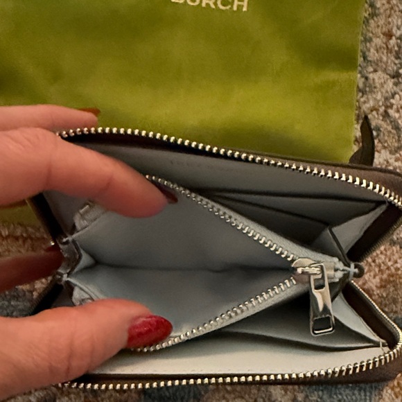 Tory Burch Mushroom Wallet with Lime Dust Bag - Picture 7 of 7